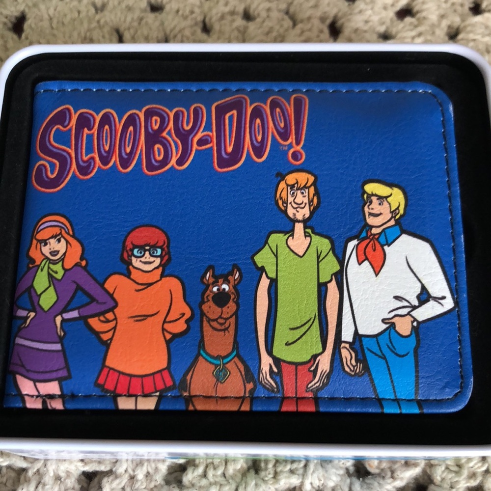 Buckle Down Scooby-Doo Cartoon Bi-fold Wallet - Picture 2 of 11